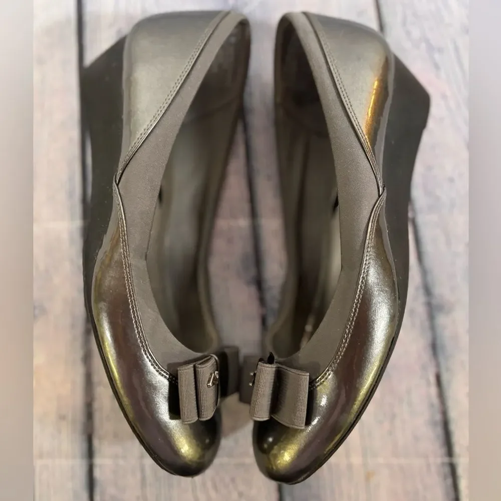 Anne Klein AK7 Stefania Classic Gray Patent Leather Wedge Ballet Shoe Size 8